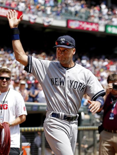 Derek Jeter, uno dei pi grandi del baseball Usa, ha detto addio: a quarant&#39;anni ha deciso di chiudere una carriera gloriosa interamente trascorsa nei New York Yankees. Fenomeno in campo, ma anche fuori, Jeter ha avuto storie con una lunga serie di bellezze dello spettacolo. Eccone alcune... Reuters